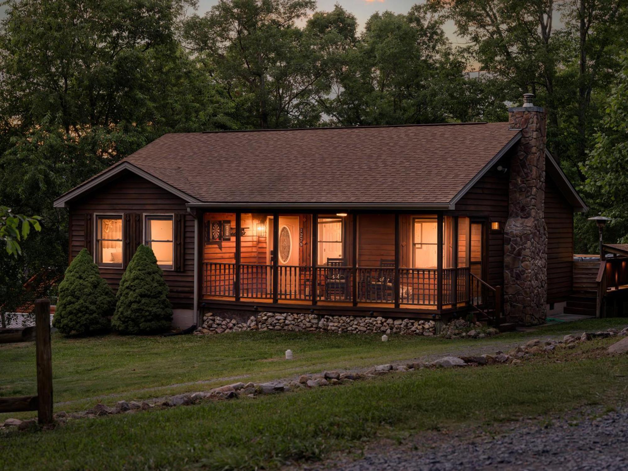 Shenandoah Dog Friendly Cabin With River Access, Hot Tub, Fire Pit, Bbq, Outdoor Dining Eksteriør billede